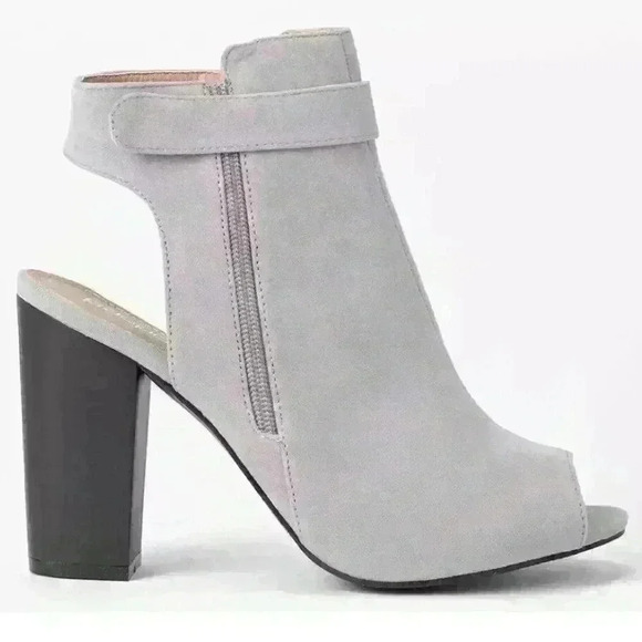 Women's Boohoo Amy Open Back Grey Faux Suede Peeptoe Shoeboot Sz 8 US, 6 UK $48 - Picture 1 of 4